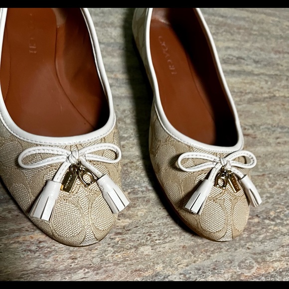 Coach monogram ballet flat shoes with charms and tassel - Picture 12 of 16